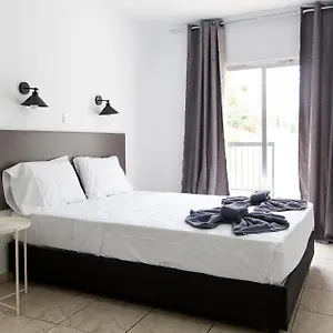 summers-hotel-apartments.hotelsatayianapa.com/